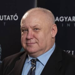 Prof. Dr. Gulyás László